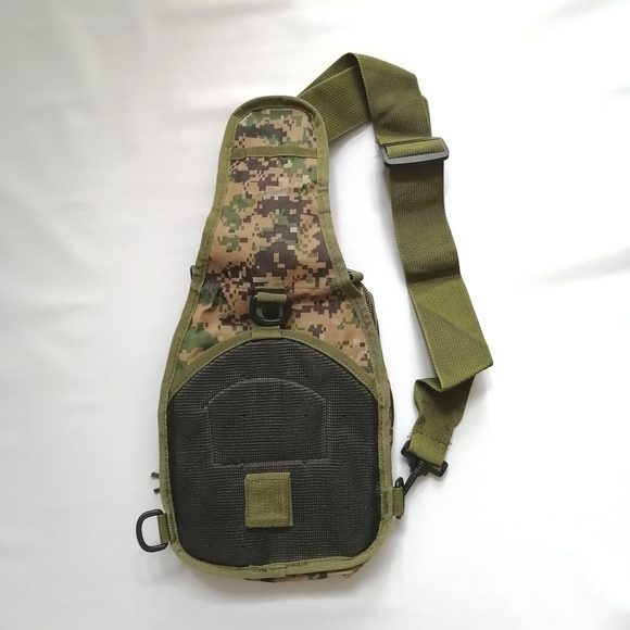 Digital Camo Bag - Picture 9 of 15
